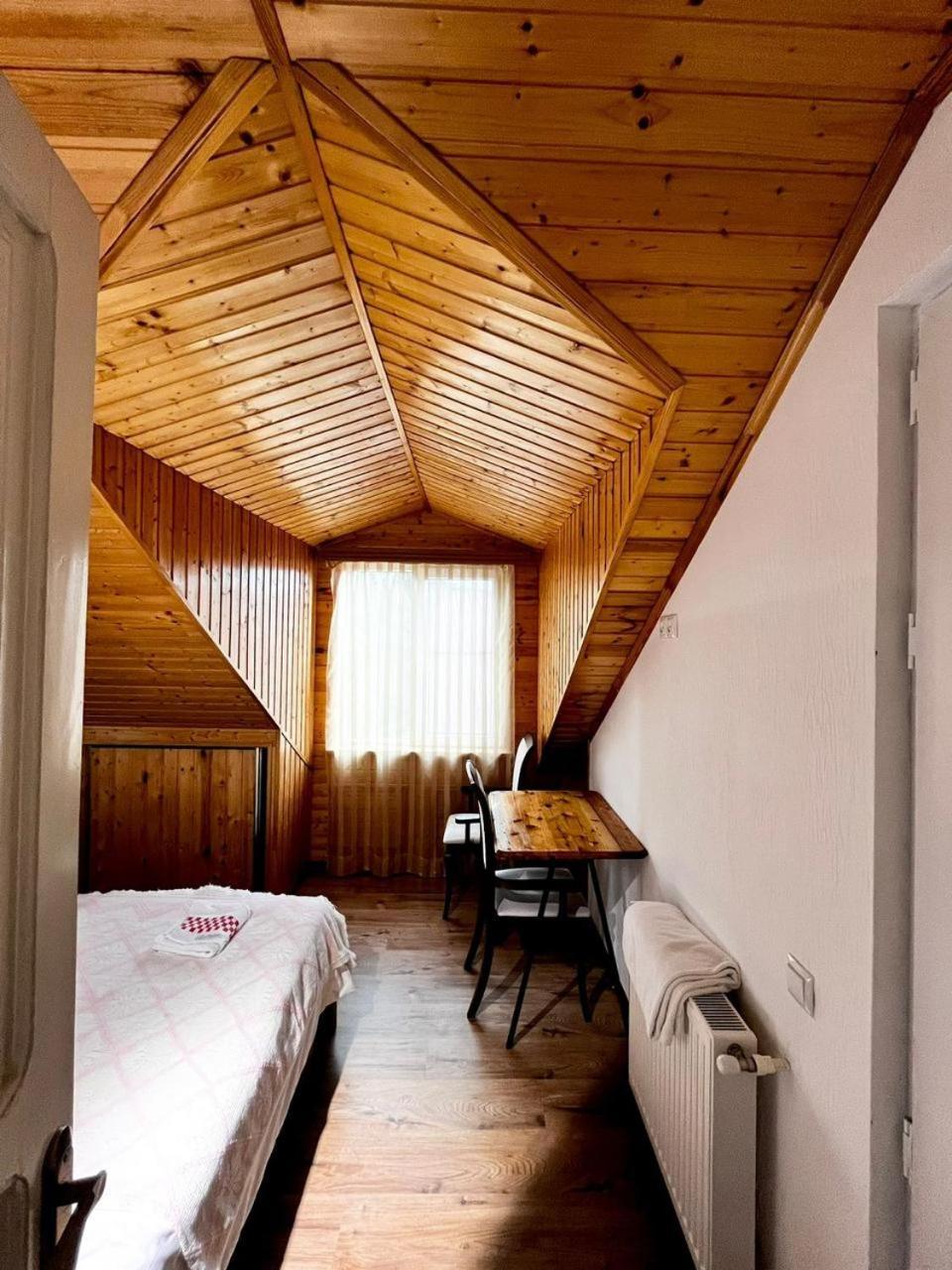Nino & Irodi'S Guest House Kutaisi Zewnętrze zdjęcie